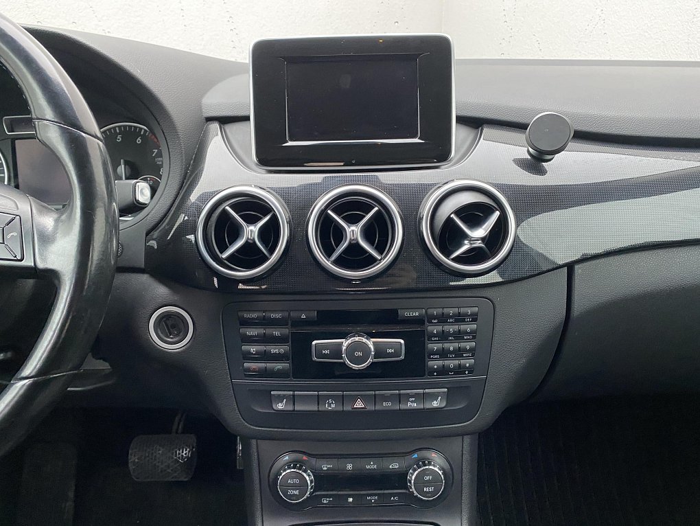 Mercedes-Benz Třída B 1.6i  B200