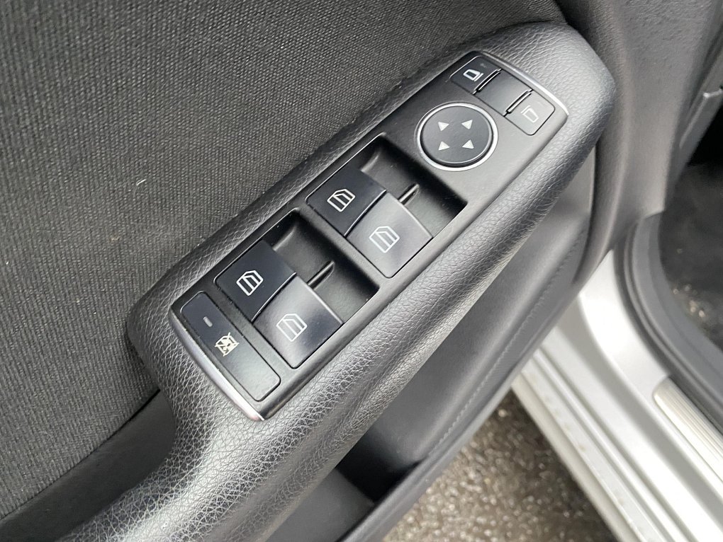 Mercedes-Benz Třída B 1.6i  B200