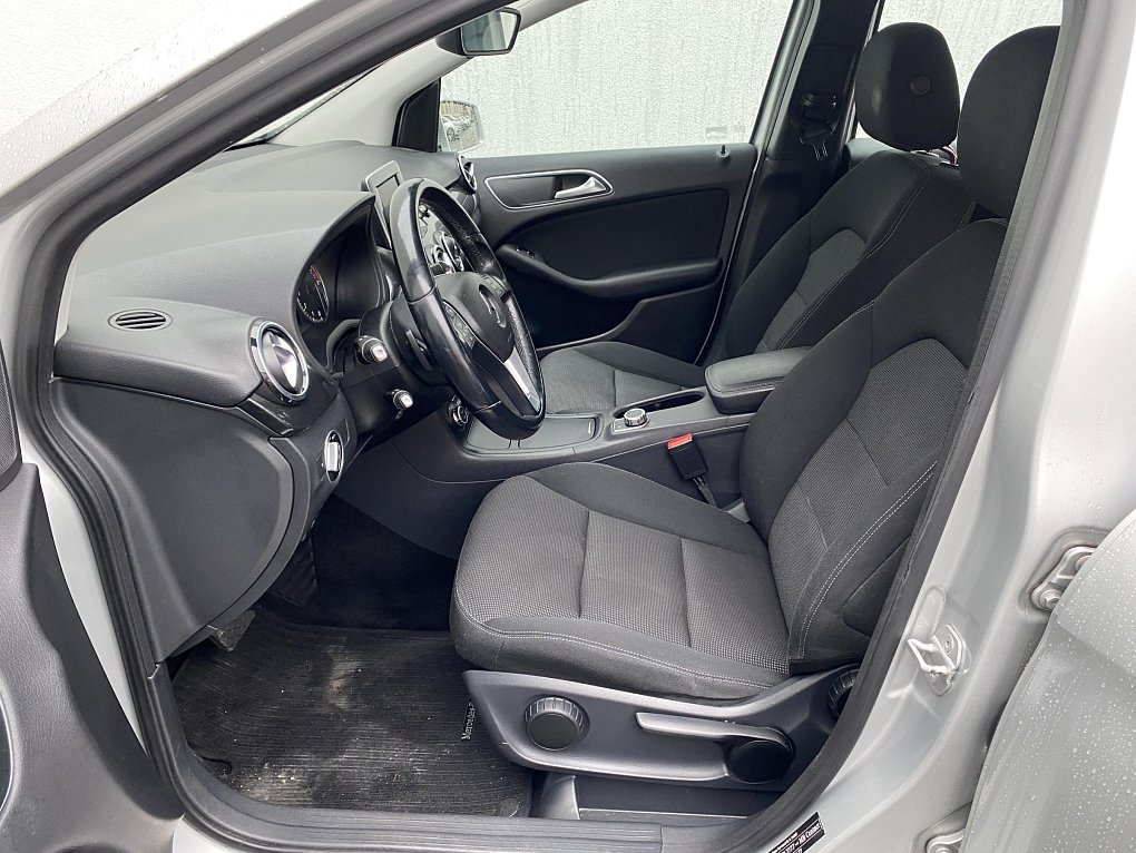 Mercedes-Benz Třída B 1.6i  B200