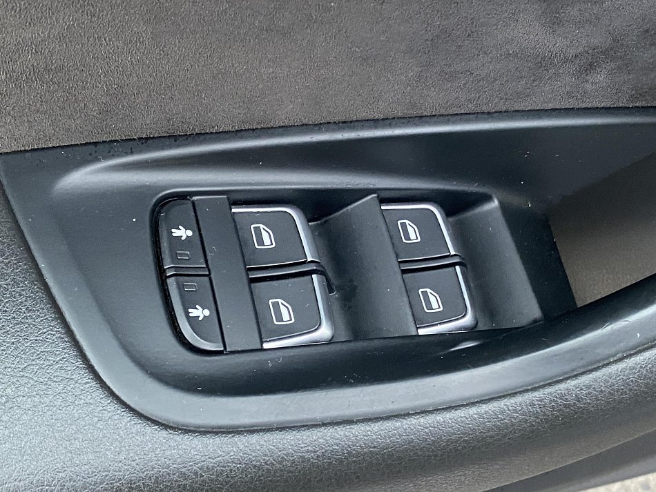 Audi A6 3.0TDi S-line Quattro