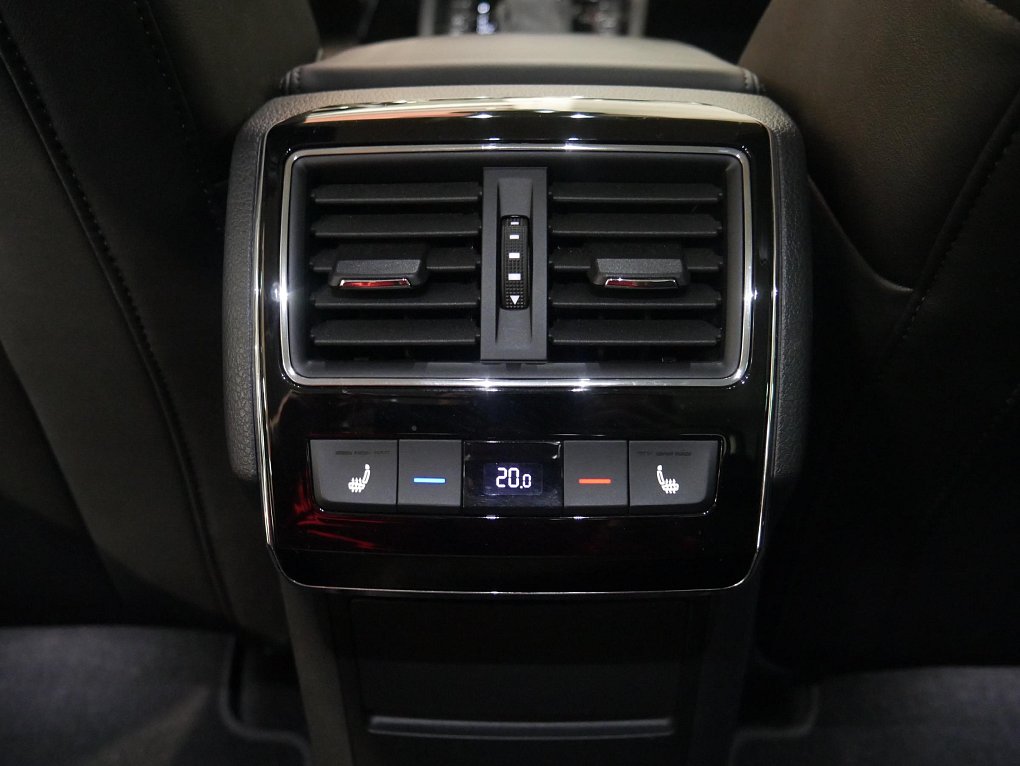 Škoda Superb III 2.0 TSi L&K