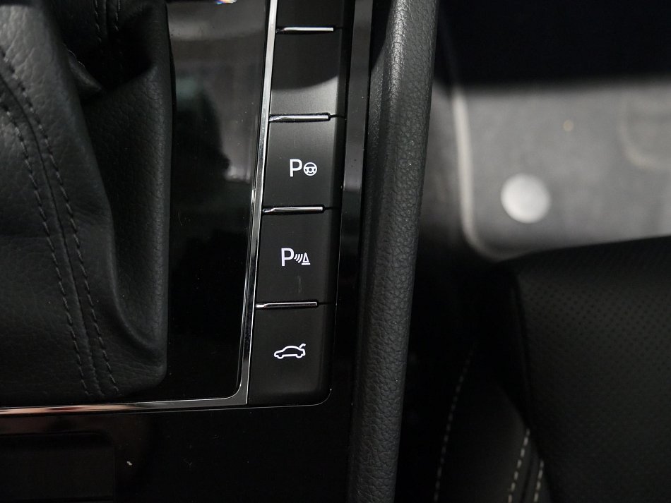 Škoda Superb III 2.0 TSi L&K