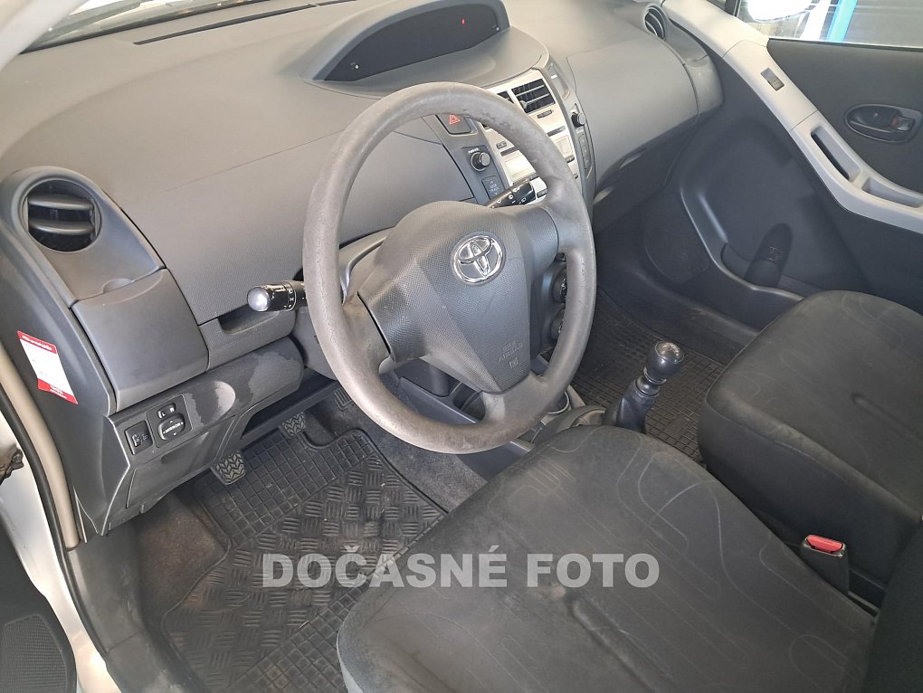 Toyota Yaris 1.3i 
