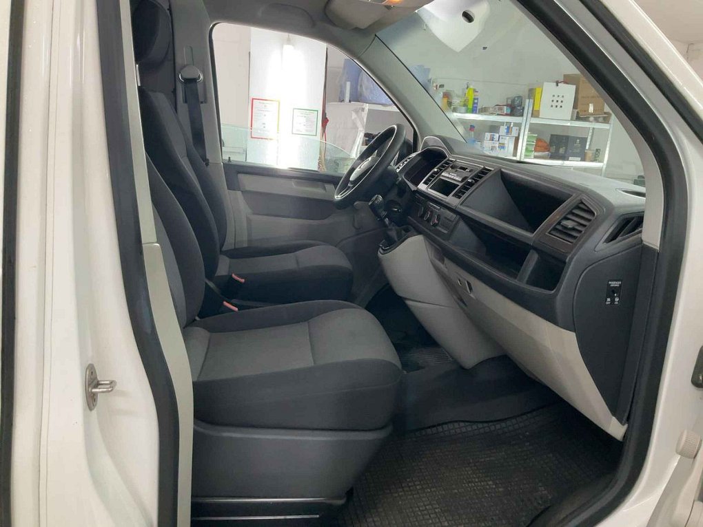 Volkswagen Transporter 2.0TDi  T6 L1H1