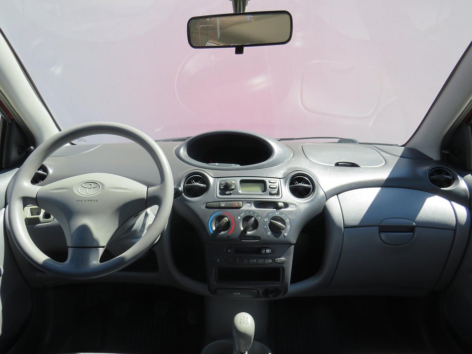Toyota Yaris 1.0i 