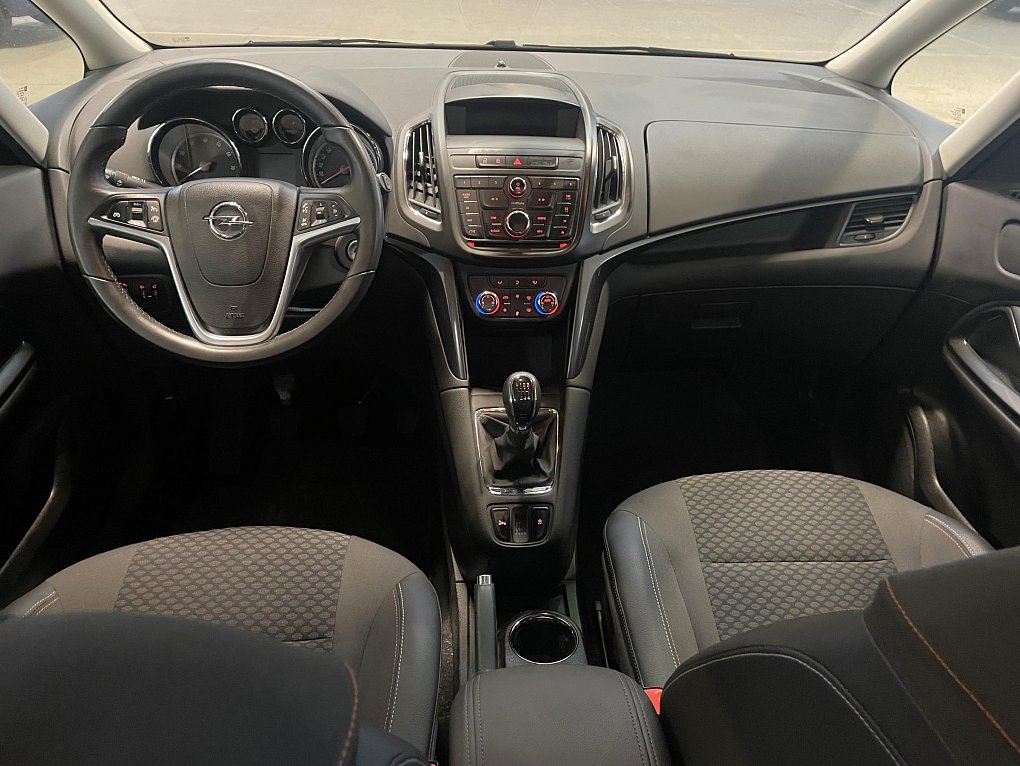 Opel Zafira 1.4i 