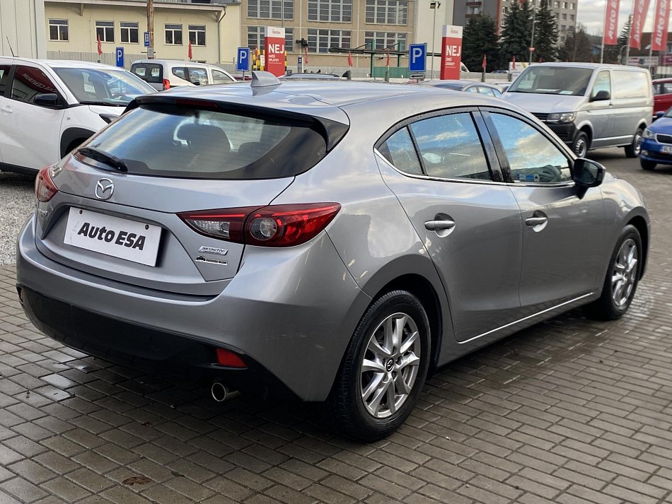 Mazda 3 1.5i 