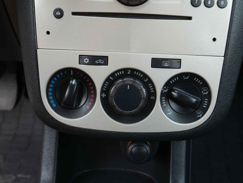 Opel Corsa 1.2 i 