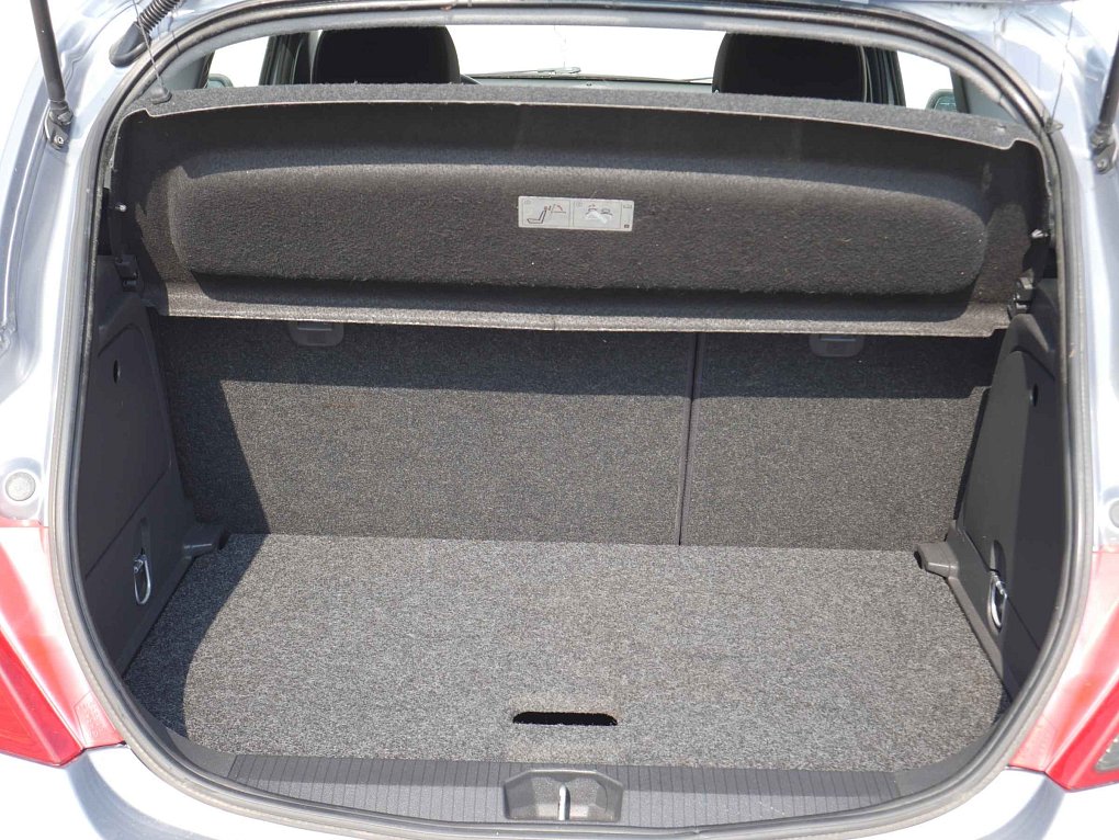 Opel Corsa 1.2 i 