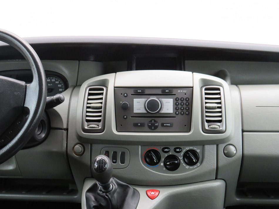 Opel Vivaro 2.5CDTi Life