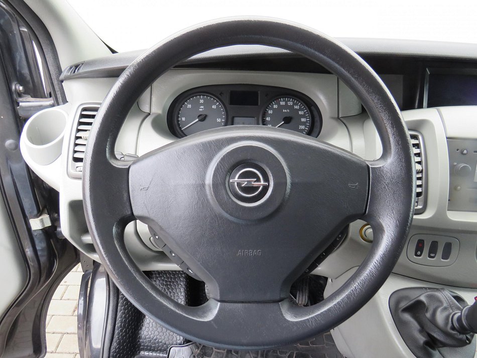 Opel Vivaro 2.5CDTi Life
