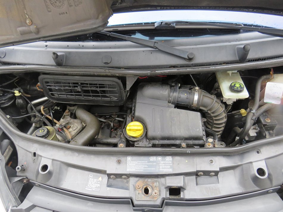 Opel Vivaro 2.5CDTi Life