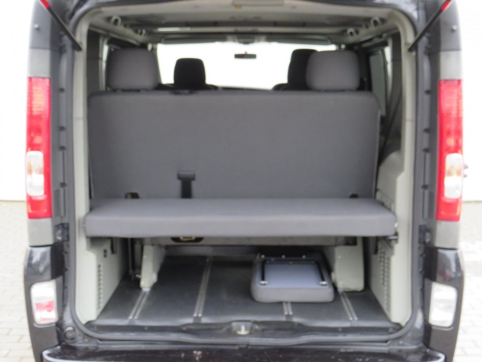 Opel Vivaro 2.5CDTi Life