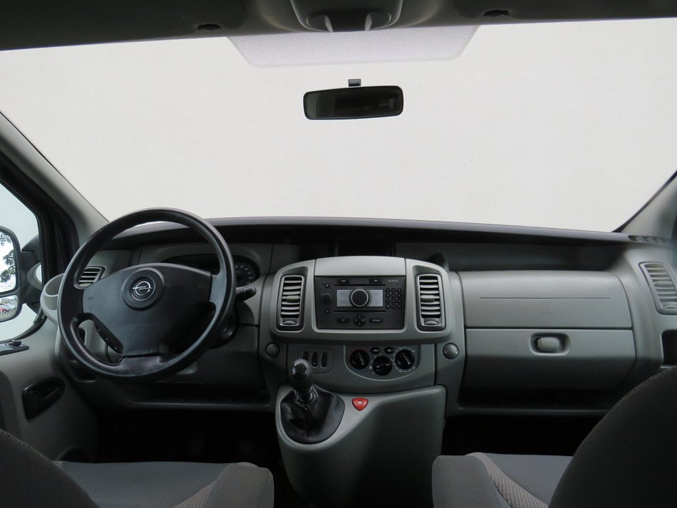 Opel Vivaro 2.5CDTi Life
