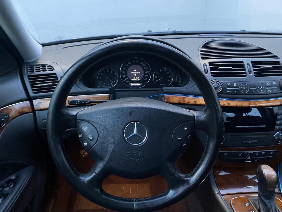 Mercedes-Benz Třída E 1.8 i 
