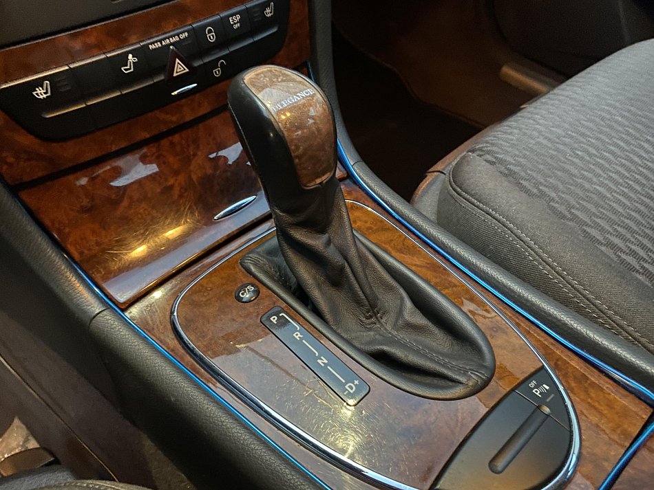 Mercedes-Benz Třída E 1.8 i 