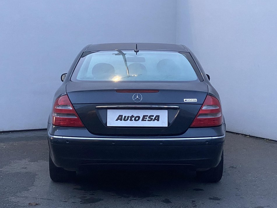 Mercedes-Benz Třída E 1.8 i 