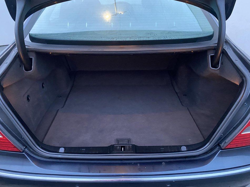 Mercedes-Benz Třída E 1.8 i 