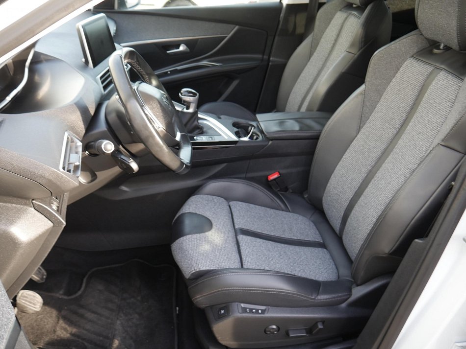 Peugeot 3008 1.2 PT 