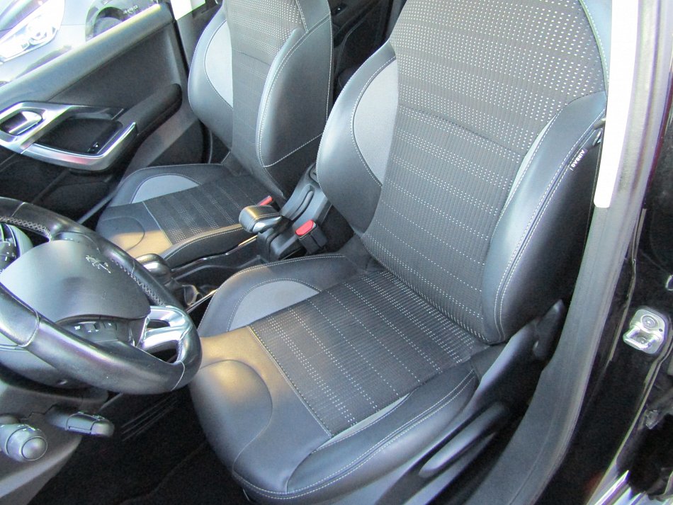 Peugeot 2008 1.2PT Allure