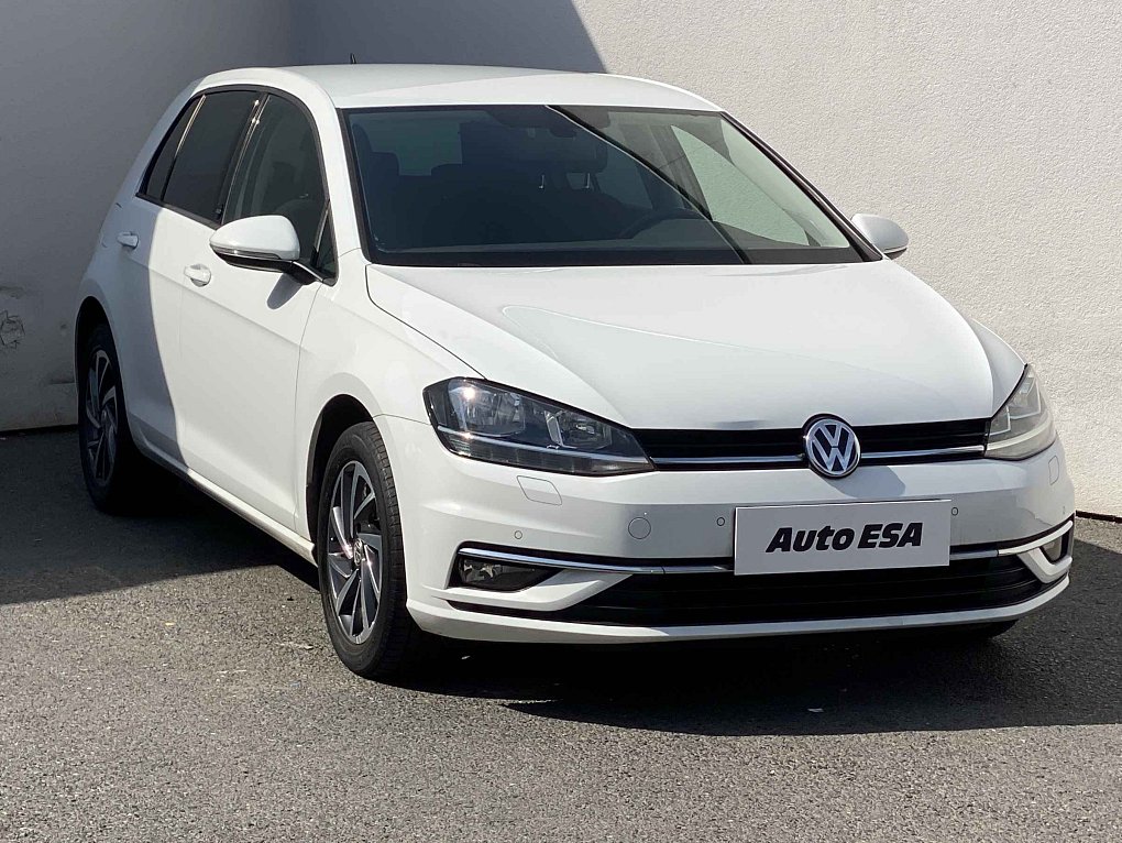 Volkswagen Golf 1.0 TSi Sound