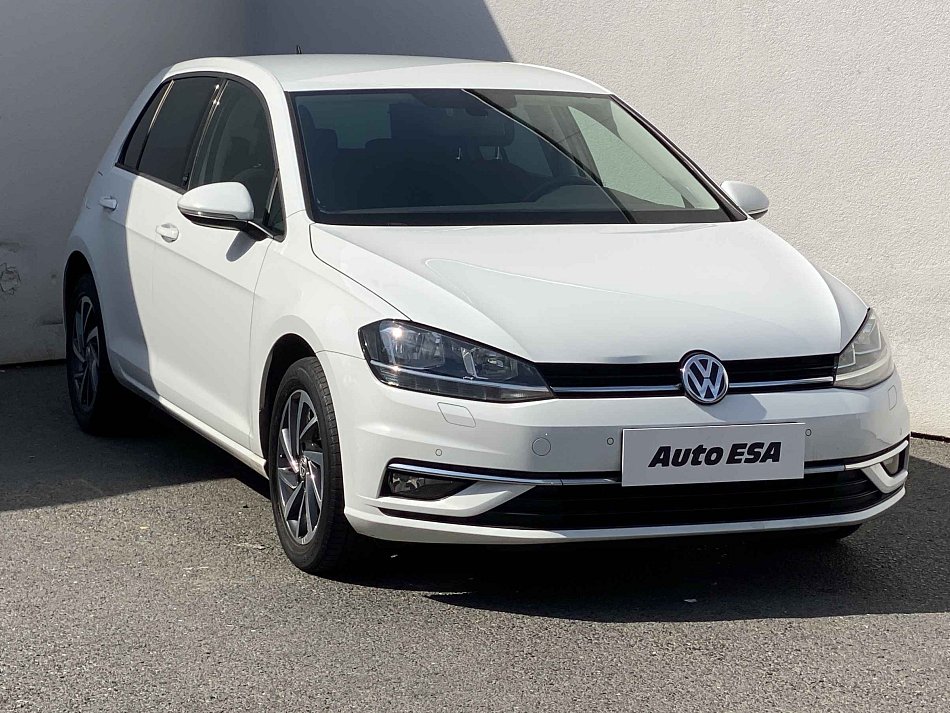 Volkswagen Golf 1.0 TSi Sound