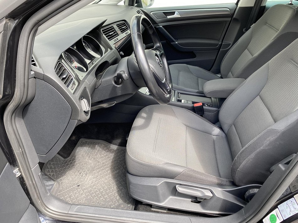 Volkswagen Golf 2.0 TDi 