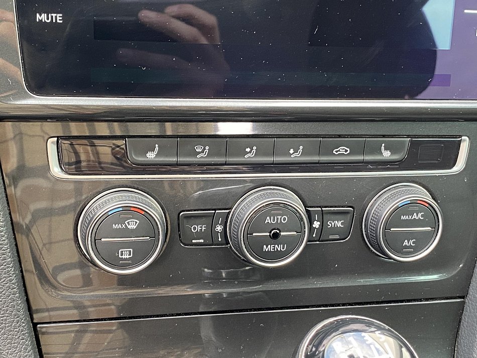 Volkswagen Golf 2.0 TDi 