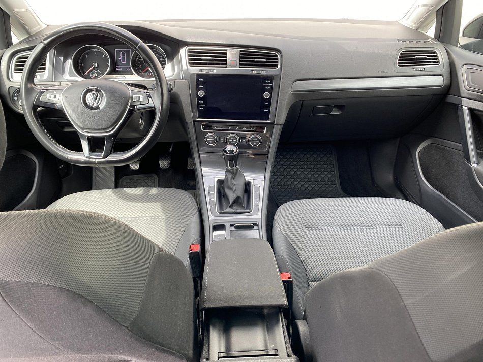 Volkswagen Golf 2.0 TDi 