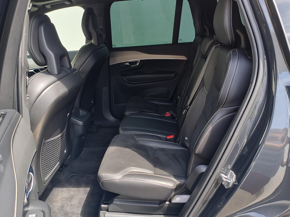 Volvo XC90 2.0 D5  AWD, 7míst