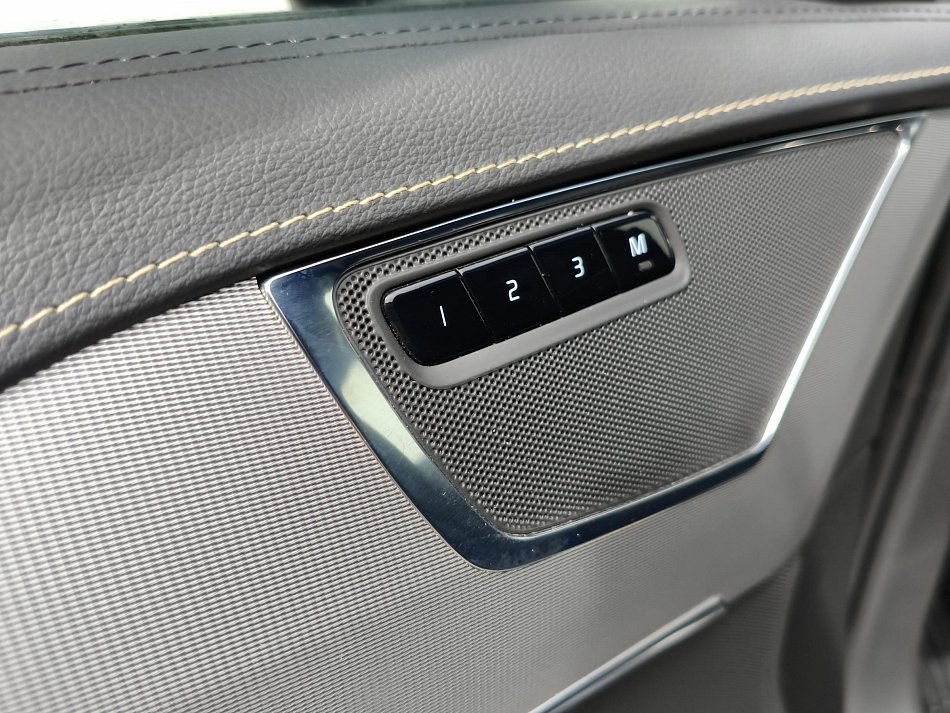 Volvo XC90 2.0 D5  AWD, 7míst