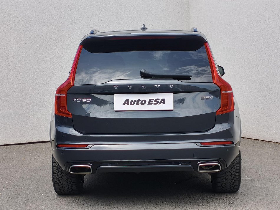 Volvo XC90 2.0 D5  AWD, 7míst
