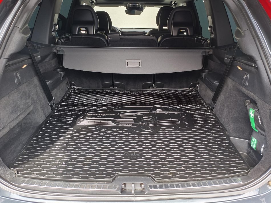 Volvo XC90 2.0 D5  AWD, 7míst