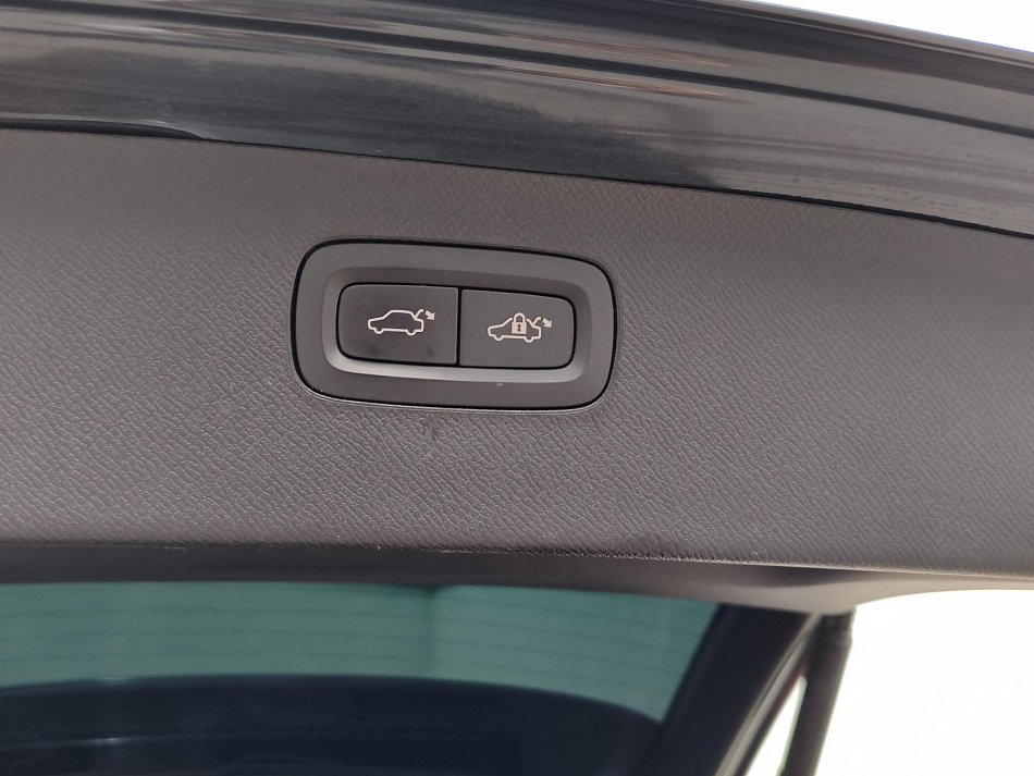 Volvo XC90 2.0 D5  AWD, 7míst