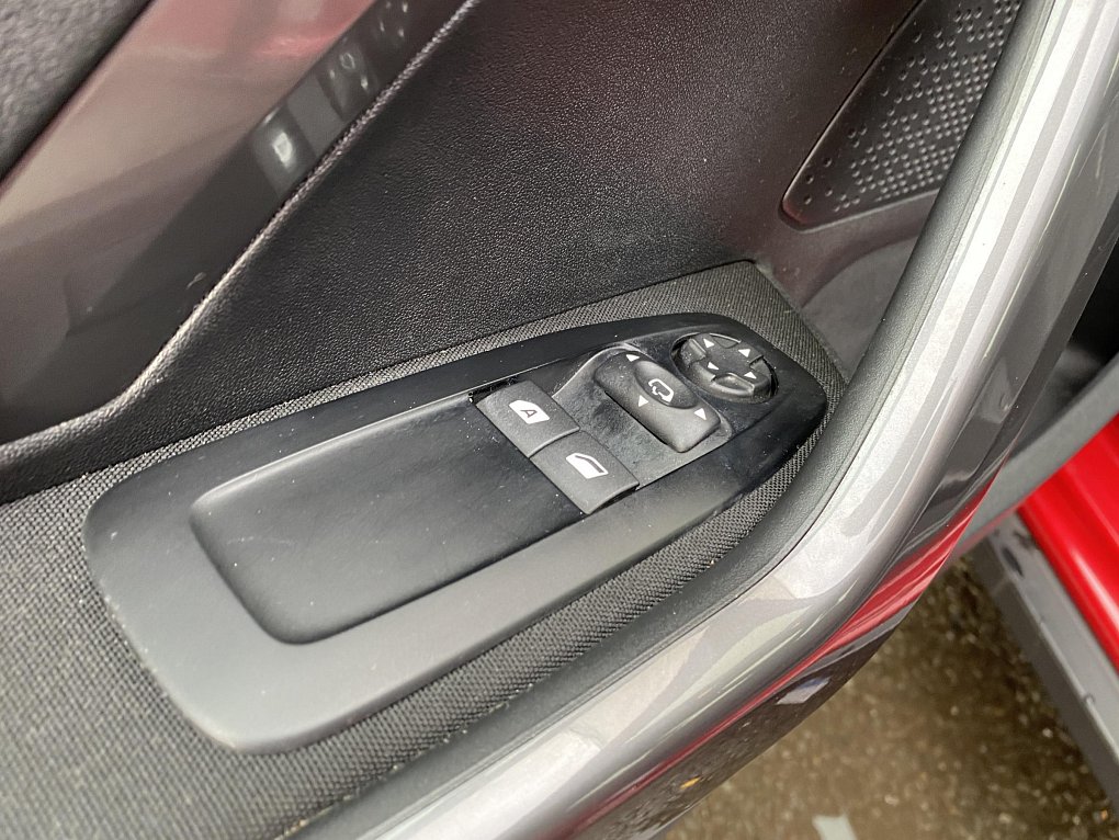 Peugeot 2008 1.2 PT GT Line