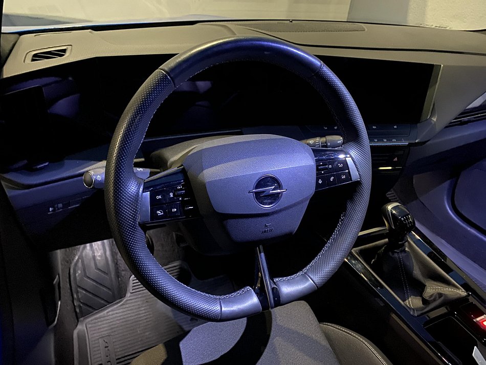 Opel Astra 1.2 i GS Line