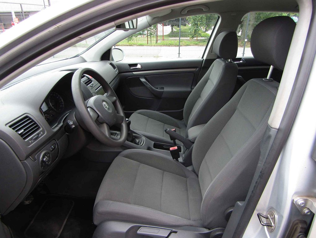 Volkswagen Golf 2.0 TDi 
