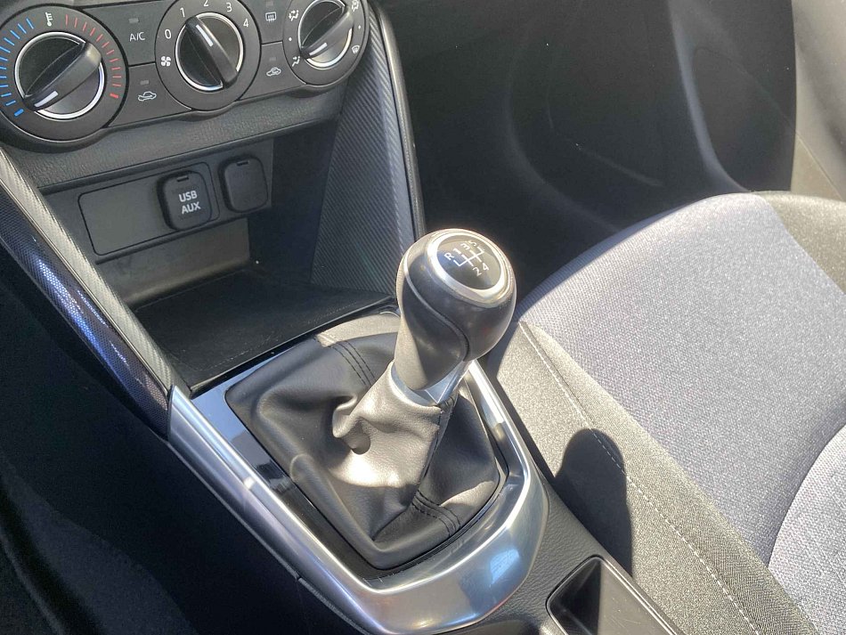 Mazda 2 1.5i 