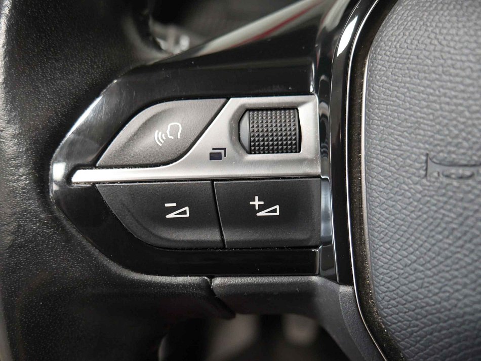 Peugeot 2008 1.2PT 