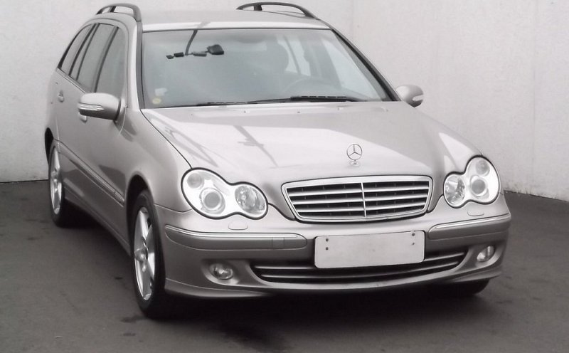 Mercedes-Benz Třída C 3.0 CDi Avantgarde C320 4Matic