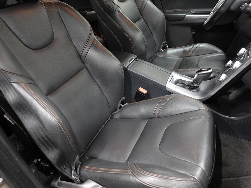 Volvo XC60 2.4 D4 Summum AWD