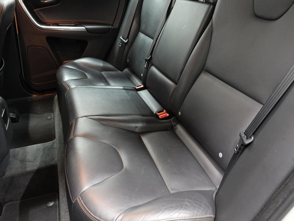 Volvo XC60 2.4 D4 Summum AWD