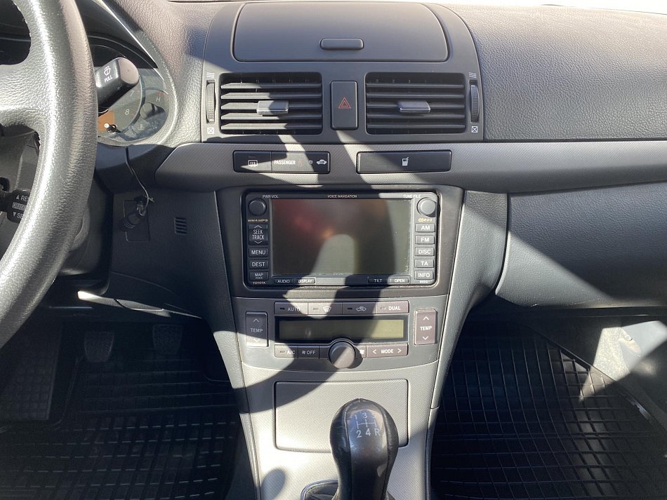 Toyota Avensis 2.0 VVT-i 