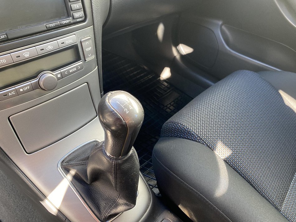 Toyota Avensis 2.0 VVT-i 