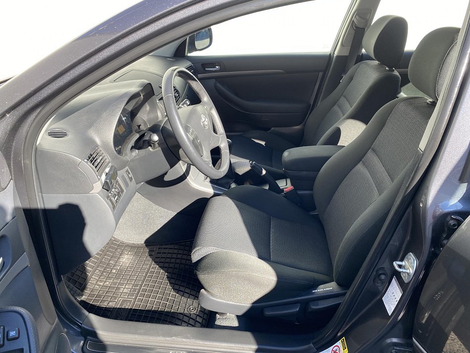 Toyota Avensis 2.0 VVT-i 