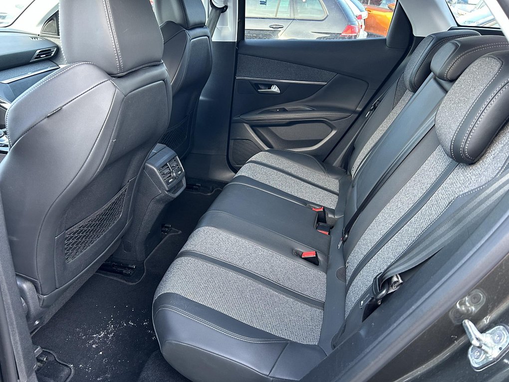 Peugeot 3008 1.2 PT Allure