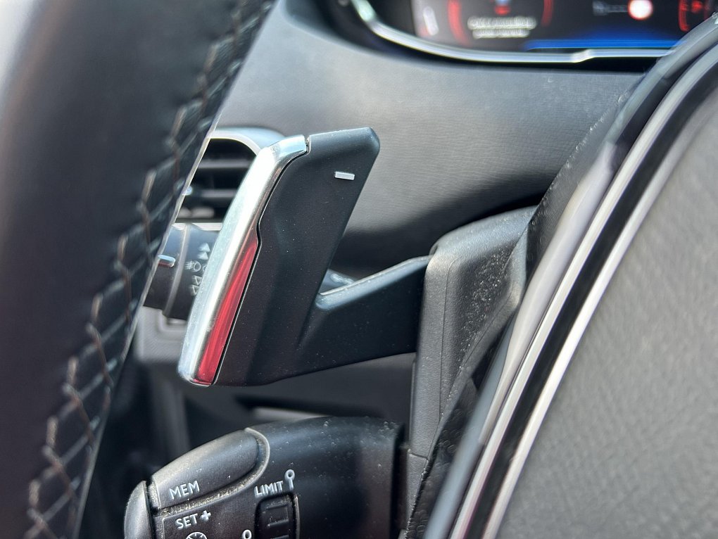 Peugeot 3008 1.2 PT Allure