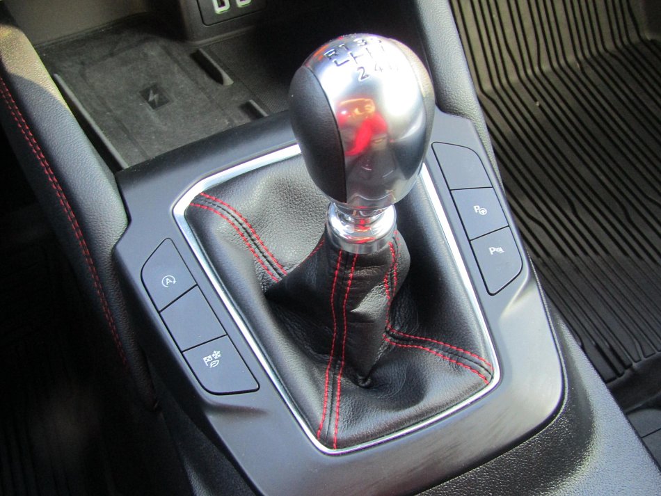 Ford Kuga 1.5EB ST-Line