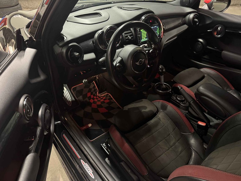 Mini John Cooper Works 2.0i 