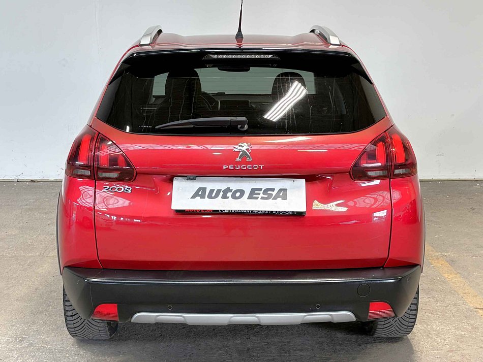 Peugeot 2008 1.2 PT Crossway
